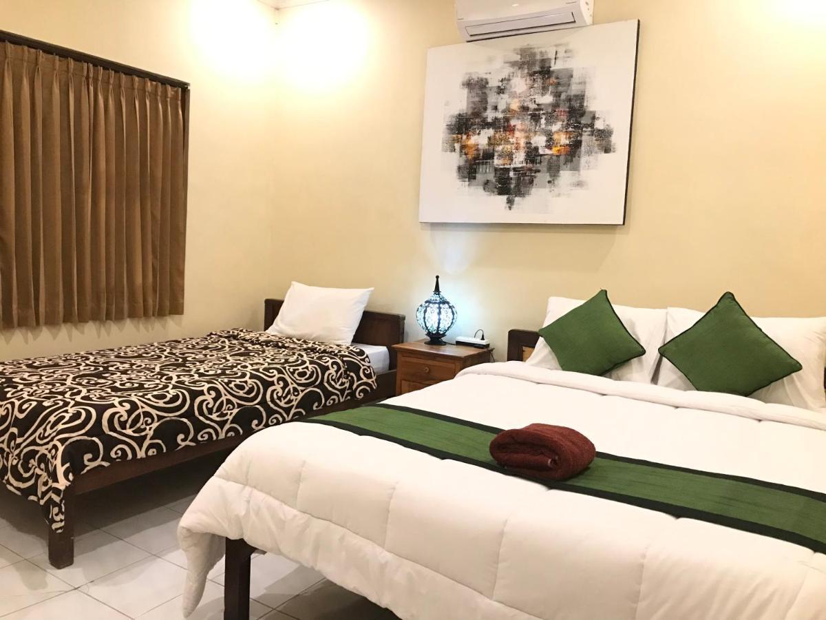 Monka House Hotel Ubud Buitenkant foto