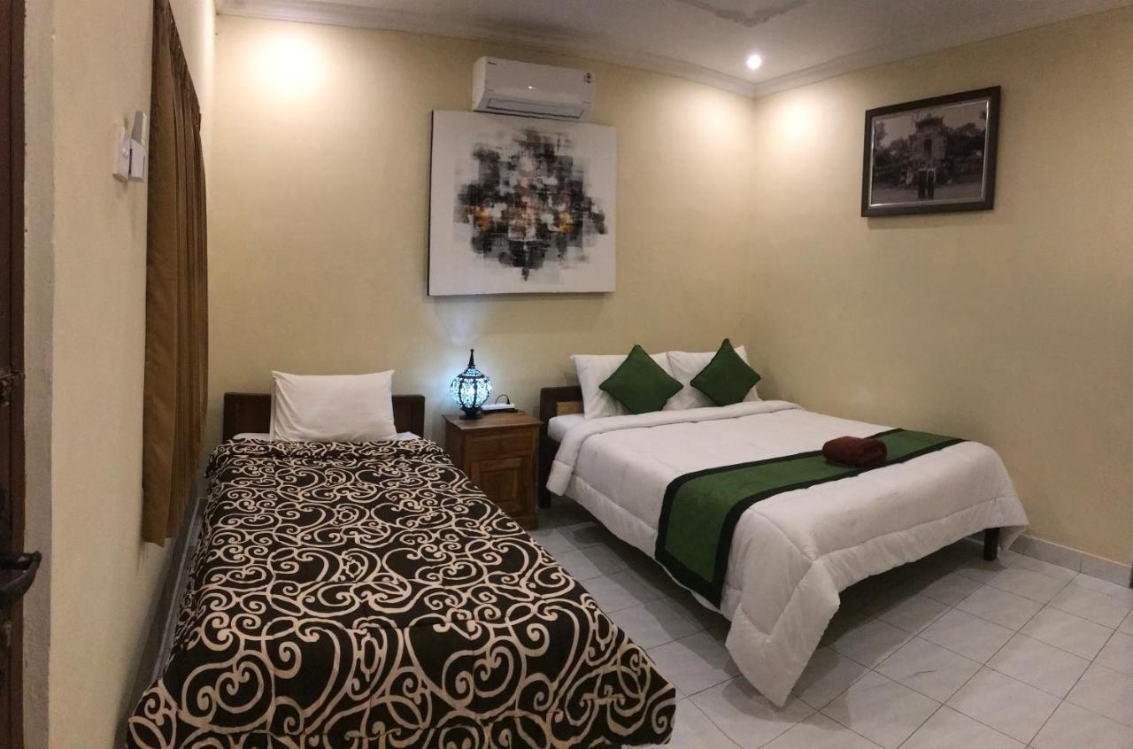 Monka House Hotel Ubud Buitenkant foto