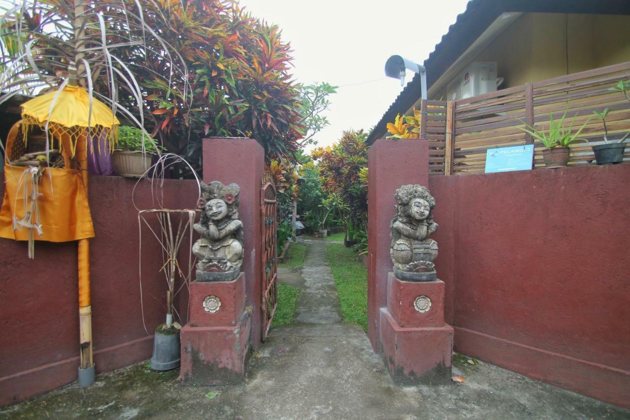 Monka House Hotel Ubud Buitenkant foto