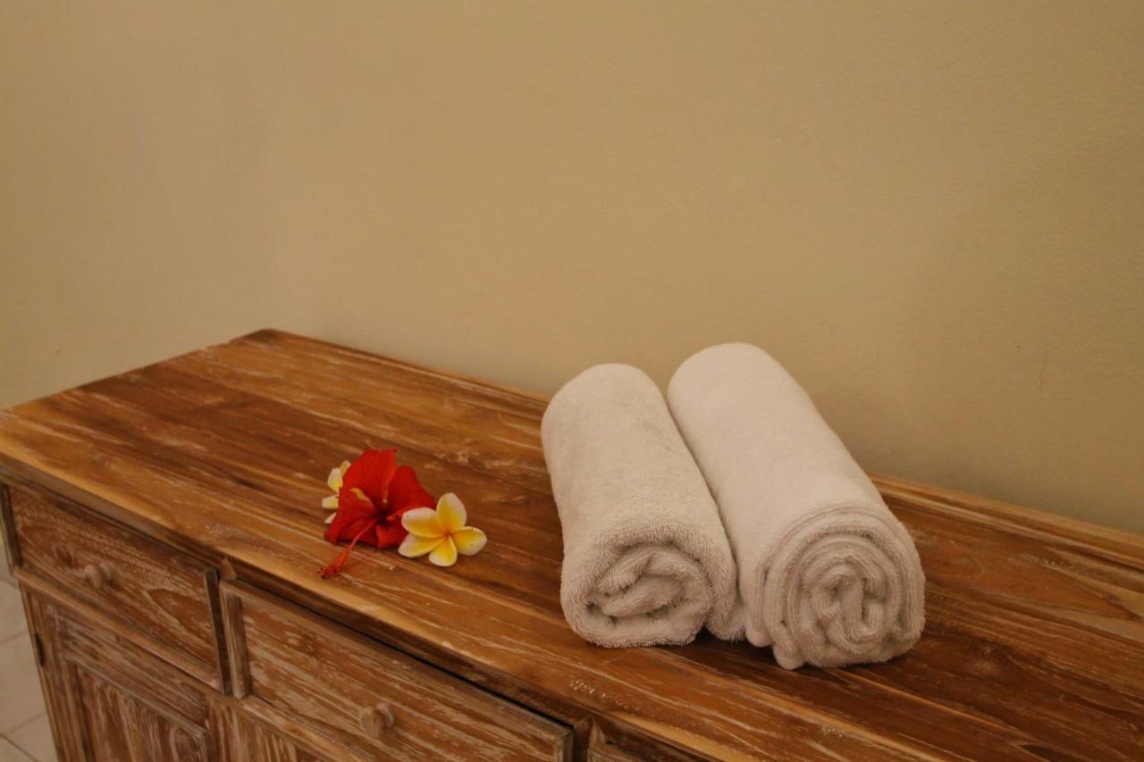 Monka House Hotel Ubud Buitenkant foto