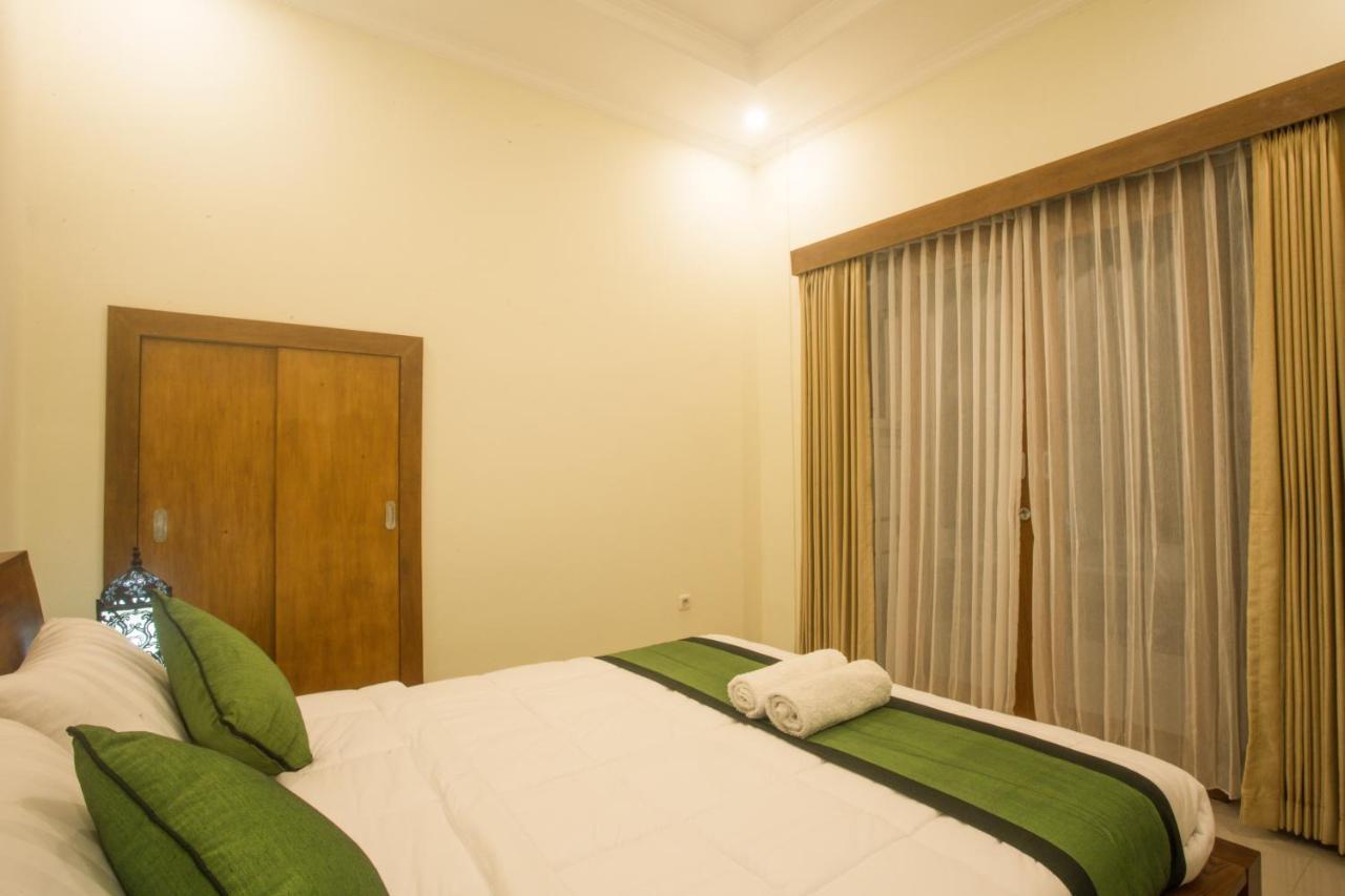 Monka House Hotel Ubud Buitenkant foto