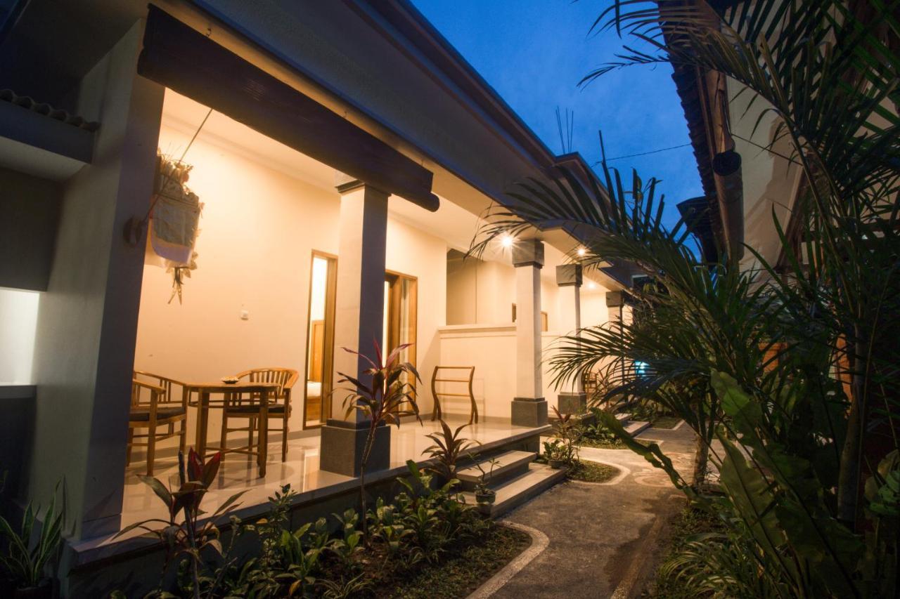 Monka House Hotel Ubud Buitenkant foto