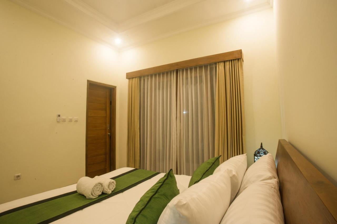 Monka House Hotel Ubud Buitenkant foto