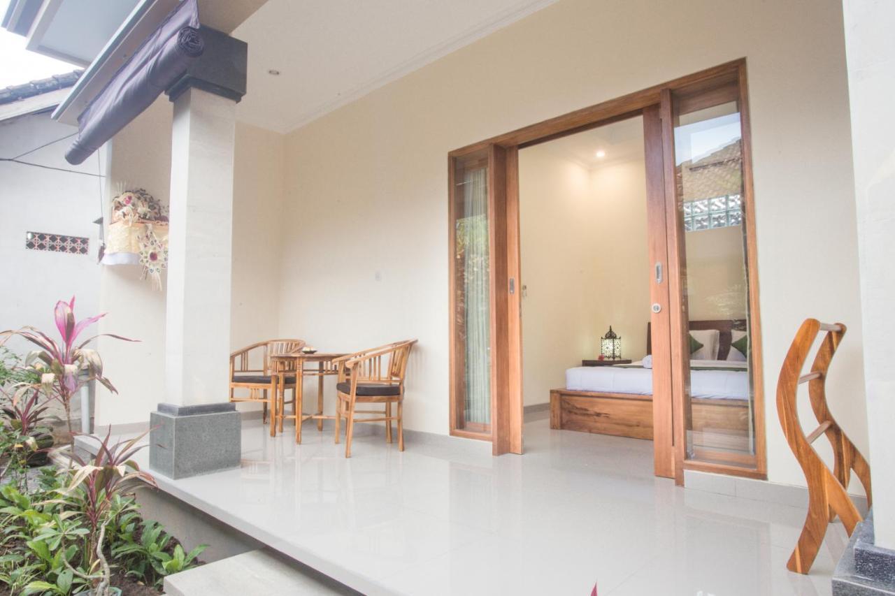 Monka House Hotel Ubud Buitenkant foto
