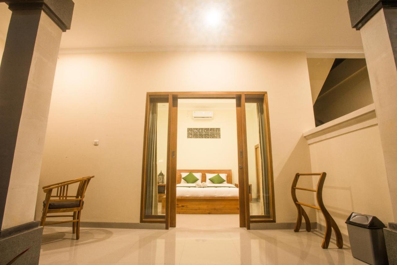 Monka House Hotel Ubud Buitenkant foto