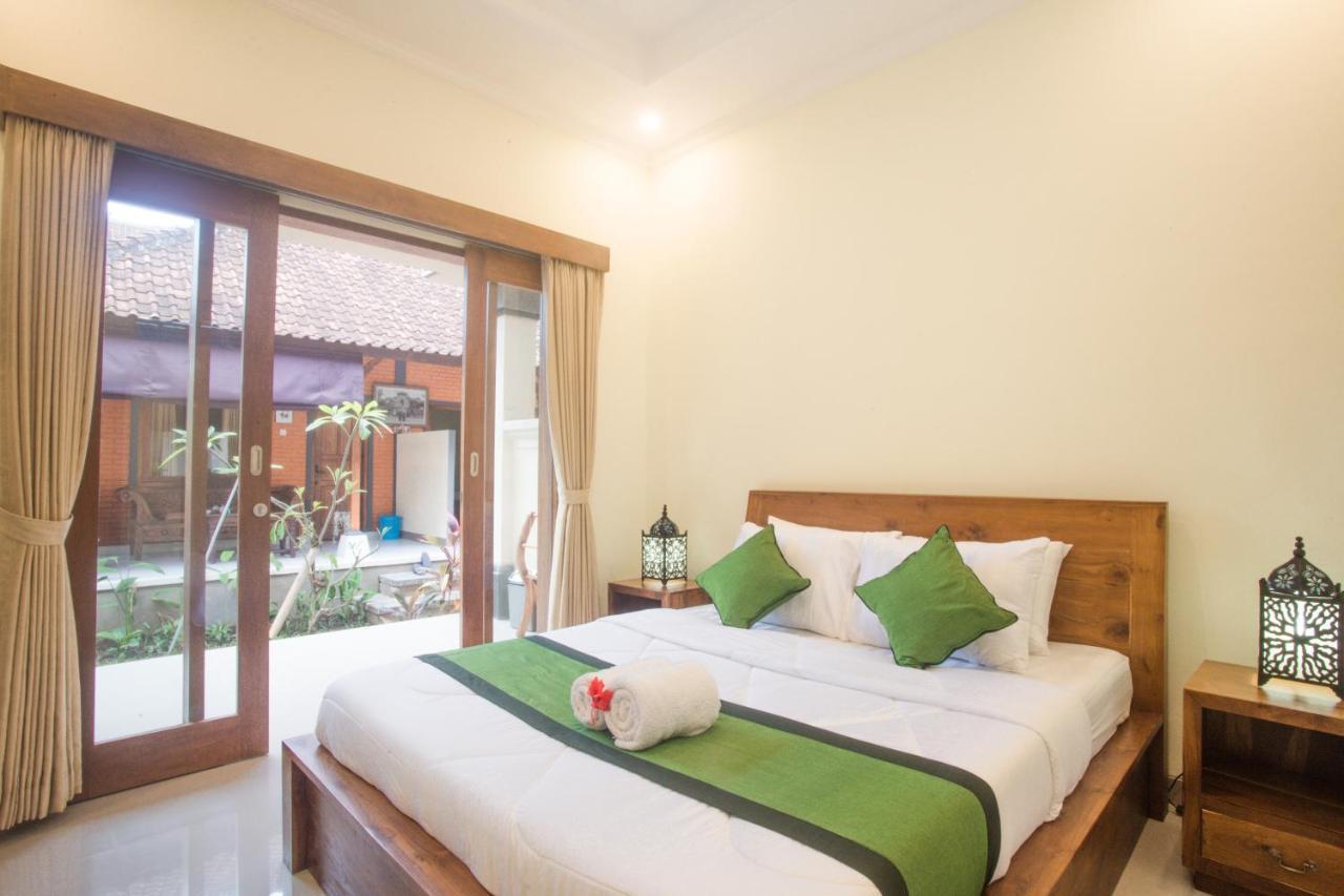 Monka House Hotel Ubud Buitenkant foto