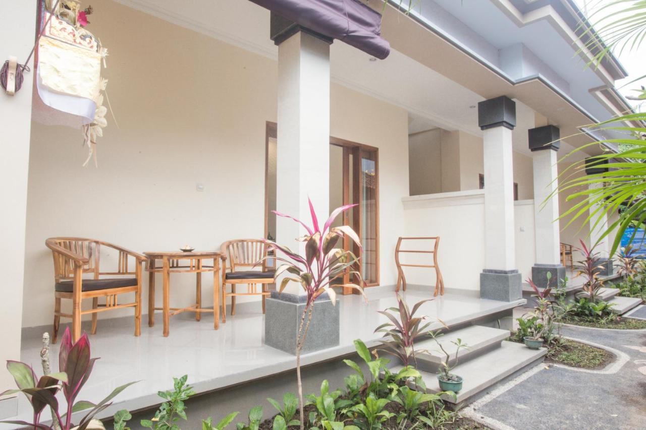 Monka House Hotel Ubud Buitenkant foto