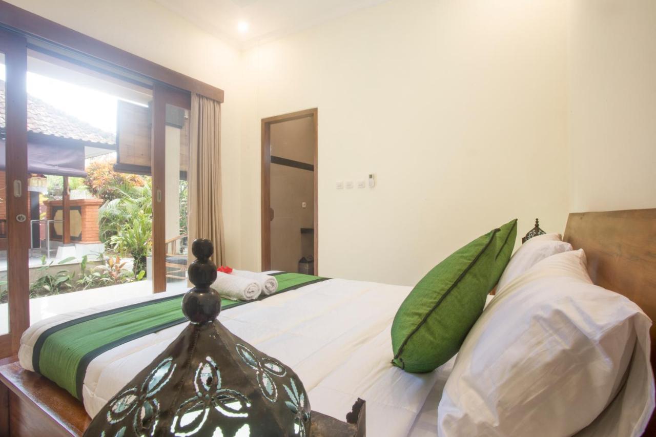 Monka House Hotel Ubud Buitenkant foto