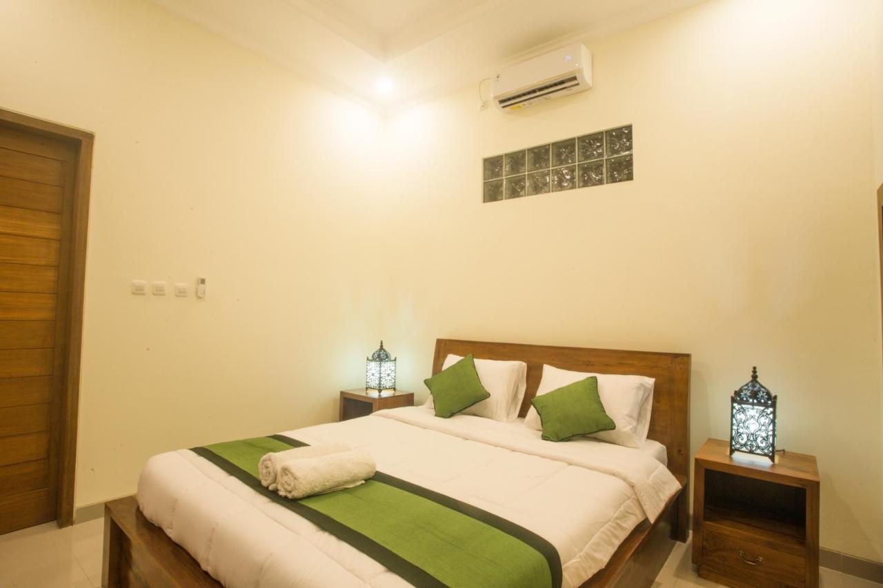 Monka House Hotel Ubud Buitenkant foto