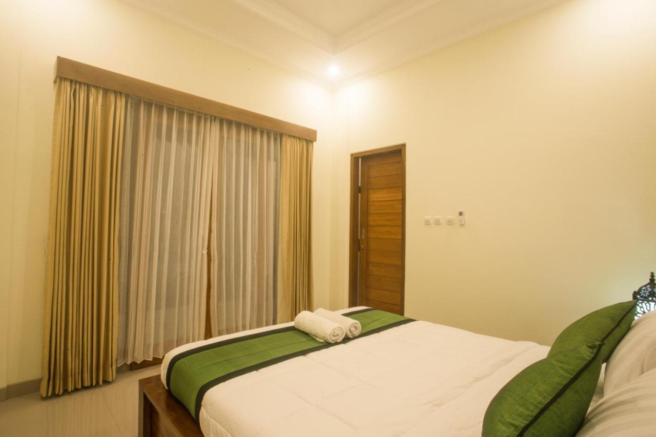 Monka House Hotel Ubud Buitenkant foto